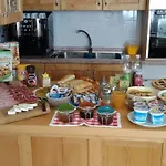 Al Riparo Bed & Breakfast
